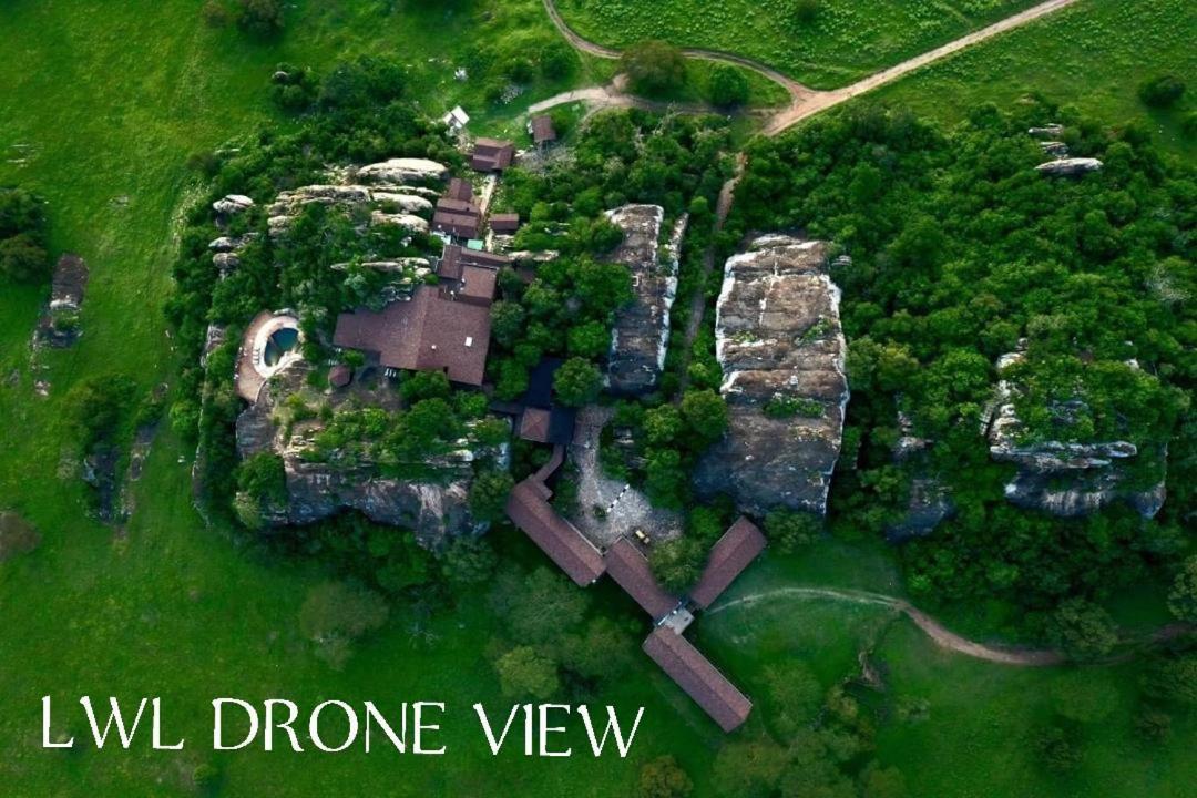 Lobo Wildlife Lodge Serengeti Exterior photo