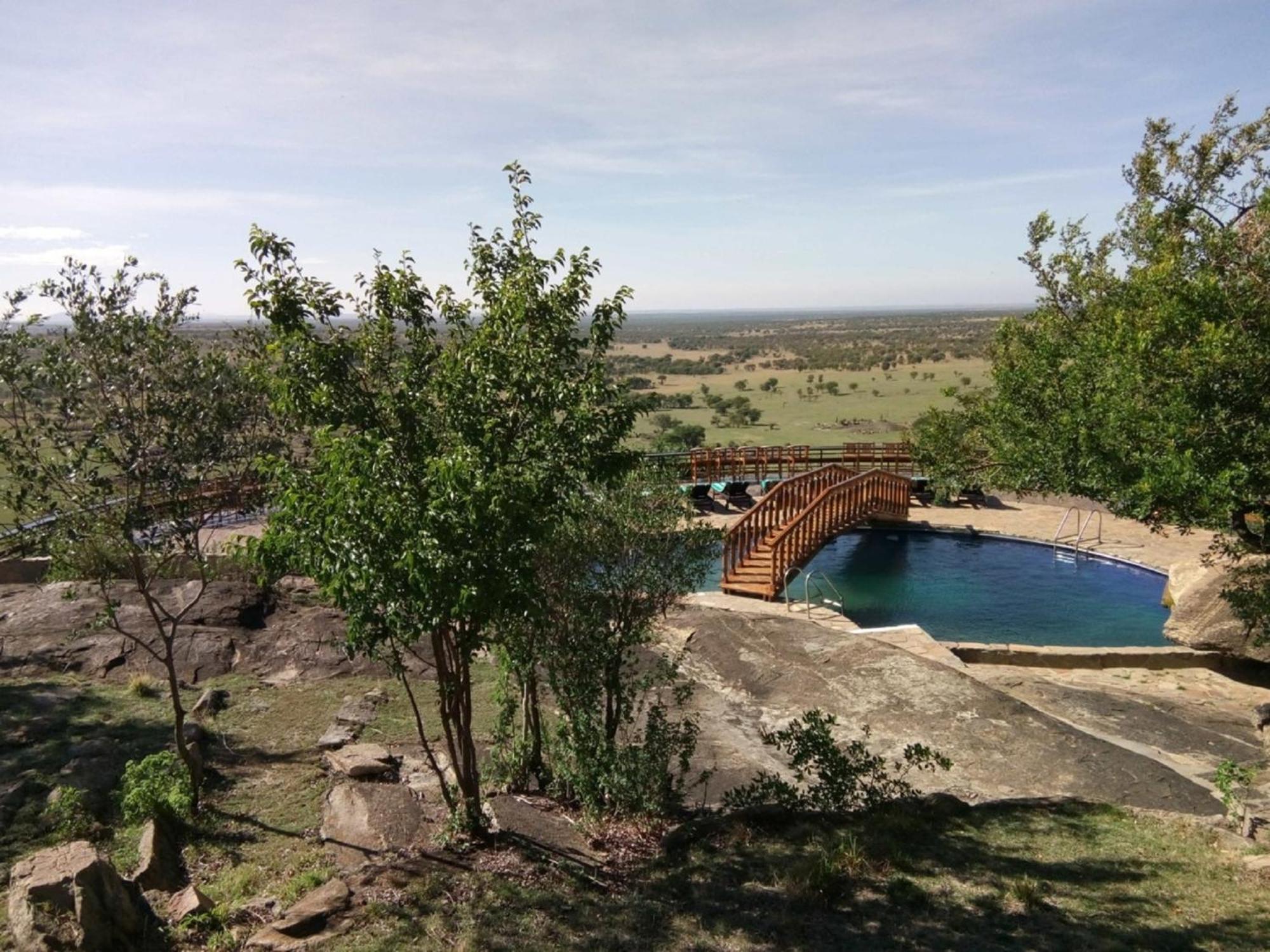 Lobo Wildlife Lodge Serengeti Exterior photo