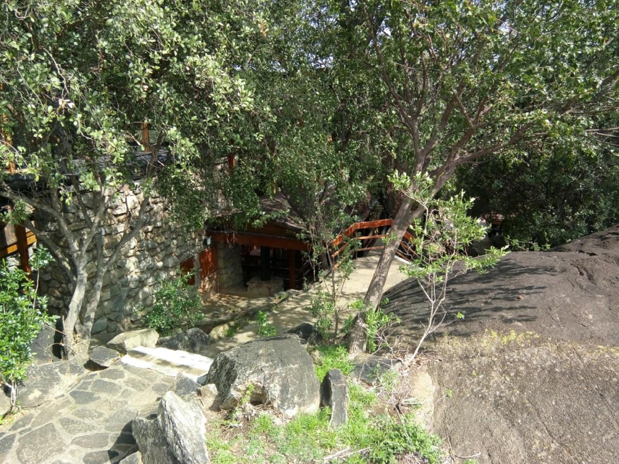 Lobo Wildlife Lodge Serengeti Exterior photo